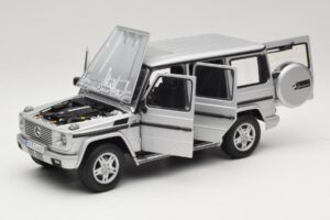 Mercedes G500 W463 LWB Trgovska Izdaja Srebrn AUTOart 1:18 B66962142 Kovina – slika 2 od 8