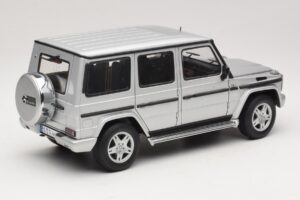 Mercedes G500 W463 LWB Trgovska Izdaja Srebrn AUTOart 1:18 B66962142 Kovina – slika 3 od 8