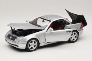 Mercedes SLK230 R170 AMG Roadster Srebrn UT Models 1:18 26152 Kovina – slika 2 od 8