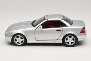 Mercedes SLK230 R170 AMG Roadster Srebrn UT Models 1:18 26152 Kovina – slika 4 od 8
