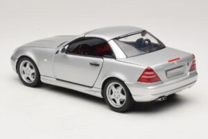 Mercedes SLK230 R170 AMG Roadster Srebrn UT Models 1:18 26152 Kovina – slika 7 od 8