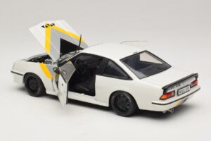 Opel Manta B GT/E Bel Črna Posebna Platišča Revell 1:18 08422 Kovina – slika 5 od 8