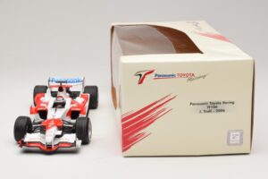 Panasonic Toyota Racing TF106 #11 J. Trulli 2006 Minichamps 1:18 AM59558L Kovina – slika 6 od 7