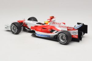 Panasonic Toyota Racing TF106 #12 R. Schumacher 2006 Minichamps 1:18 AM59557K Kovina – slika 5 od 7
