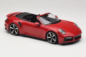 Porsche 911 992 Turbo S Kabriolet Temno Rdeč Minichamps 1:18 PORSCHE007 Kovina – slika 4 od 6