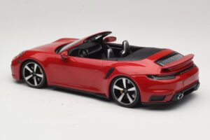 Porsche 911 992 Turbo S Kabriolet Temno Rdeč Minichamps 1:18 PORSCHE007 Kovina – slika 5 od 6