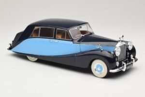 Rolls-Royce Silver Wraith Empress by Hooper Črn & Temno Moder MCG 1:18 MCG18051 Kovina – slika 4 od 6