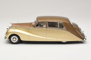 Rolls-Royce Silver Wraith Empress by Hooper Rjav & Zlat MCG 1:18 MCG18000 Kovina – slika 3 od 6