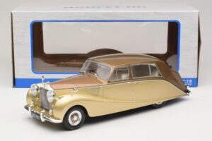 Rolls-Royce Silver Wraith Empress by Hooper Rjav & Zlat MCG 1:18 MCG18000 Kovina – slika 6 od 6