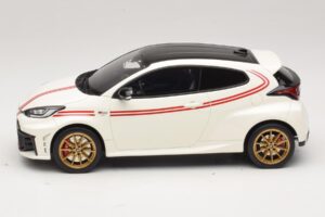 Toyota GR Yaris TGR Italy Omejena Izdaja Pure White Otto 1:18 OT1183 Smola – slika 3 od 6