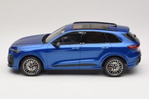 Audi SQ5 FY TFSI Ultra Moder Otto 1:18 OT1281 Smola – slika 3 od 6