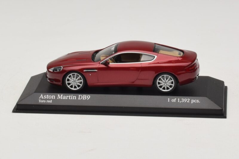 Aston Martin DB9 Rdeč Kovinski Minichamps 1:43 400137340 Kovina