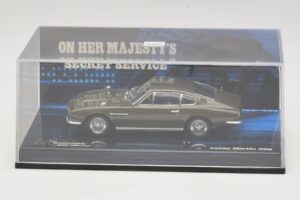 Aston Martin DBS On Her Majesty's Secret Service Minichamps 1:43 436137600 Kovina – slika 4 od 5