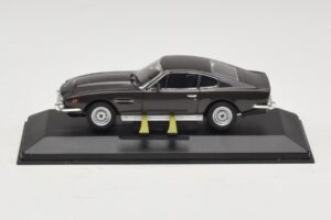Aston Martin DBS On Her Majesty's Secret Service Z Smučmi Minichamps 1:43 436137600-P1 Kovina