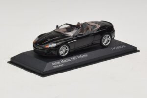 Aston Martin DBS Volante Črn Kovinski Minichamps 1:43 400137930 Kovina – slika 2 od 4