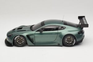 Aston Martin V12 Vantage GT3 Zelen AUTOart 1:18 81306 Kovina – slika 3 od 6