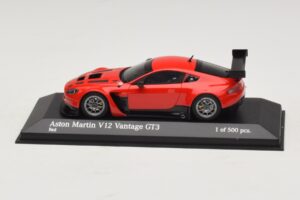 Aston Martin V12 Vantage GT3 Rdeč Minichamps 1:43 4371121392 Kovina