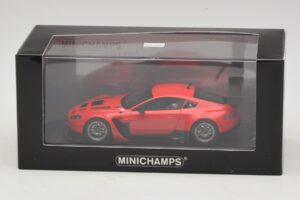 Aston Martin V12 Vantage GT3 Rdeč Minichamps 1:43 4371121392 Kovina – slika 4 od 4