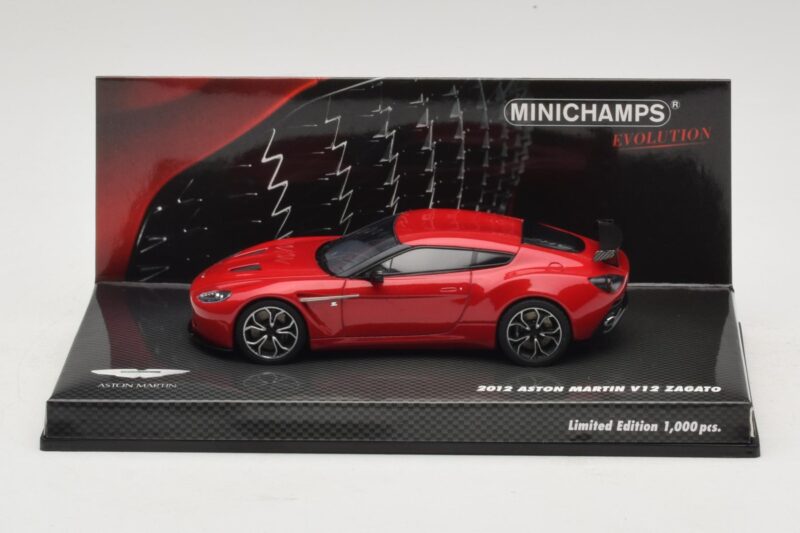 Aston Martin V12 Zagato Rdeč Minichamps 1:43 437137220 Kovina