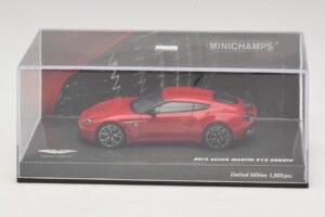 Aston Martin V12 Zagato Rdeč Minichamps 1:43 437137220 Kovina – slika 4 od 5