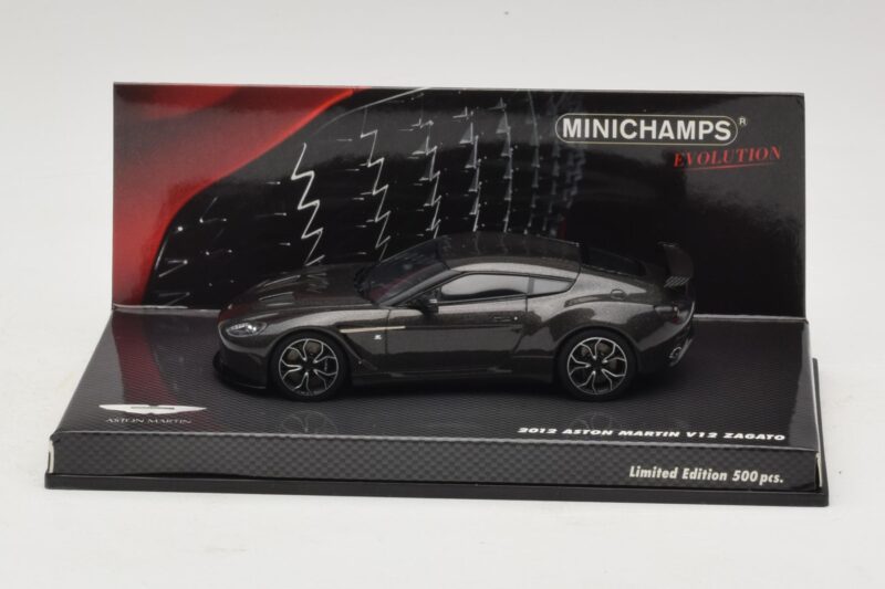 Aston Martin V12 Zagato Scintilla Silver Minichamps 1:43 437137221 Kovina