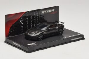 Aston Martin V12 Zagato Scintilla Silver Minichamps 1:43 437137221 Kovina – slika 2 od 5