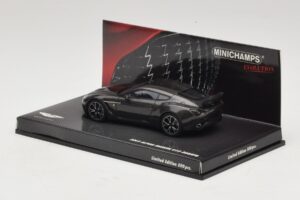 Aston Martin V12 Zagato Scintilla Silver Minichamps 1:43 437137221 Kovina – slika 3 od 5