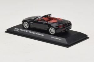 Aston Martin V8 Vantage Roadster Črn Kovinski Minichamps 1:43 400137431 Kovina – slika 3 od 4