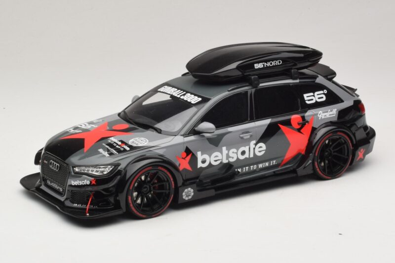 Audi RS6 C7 Avant DTM S Strešnim Kovčkom GT Spirit 1:18 GT321 Smola