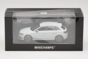 Audi S3 8V Sportback Bel Minichamps 1:43 437013010 Kovina – slika 4 od 4
