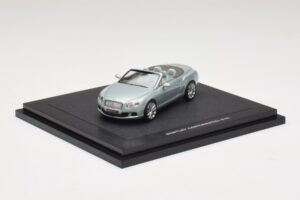 Bentley Continental GTC Light Grey Metallic Minichamps 1:43 Bentley Continental GTC Light Grey Metallic Minichamps 1:43 BL907 Kovina