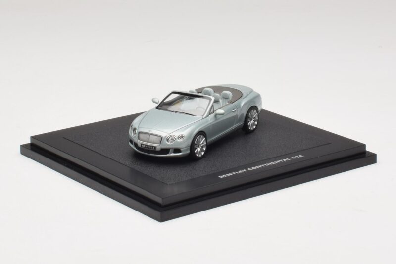 Bentley Continental GTC Light Grey Metallic Minichamps 1:43 BL907 Kovina