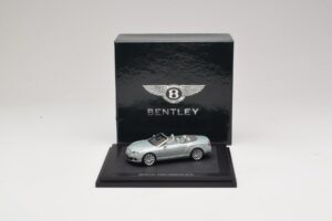 Bentley Continental GTC Light Grey Metallic Minichamps 1:43 BL907 Kovina – slika 3 od 4