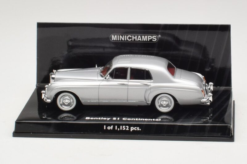 Bentley S1 Continental Srebrn Minichamps 1:43 436139552 Kovina