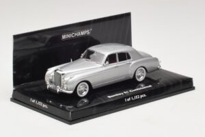 Bentley S1 Continental Srebrn Minichamps 1:43 436139552 Kovina – slika 2 od 4