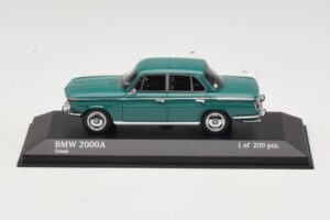 BMW 2000A Zelena Minichamps 1:43 437023001 Kovina