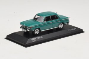 BMW 2000A Zelena Minichamps 1:43 437023001 Kovina – slika 2 od 4