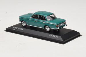 BMW 2000A Zelena Minichamps 1:43 437023001 Kovina – slika 3 od 4