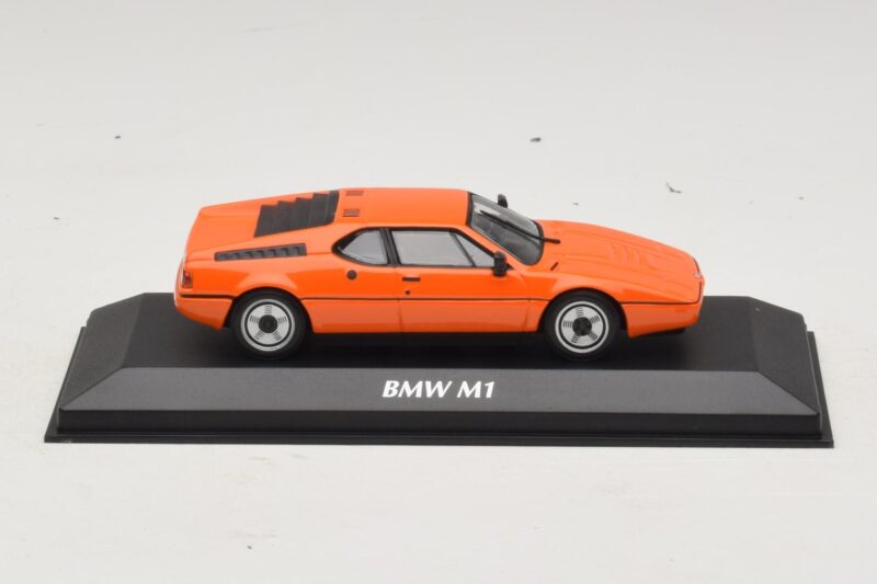 BMW M1 Oranžna Maxichamps 1:43 BMW M1 Oranžna Maxichamps 1:43 940025020 Kovina