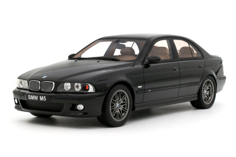 BMW M5 E39 Black Sapphire Metallic Otto 1:18 OT1338 Smola