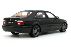 BMW M5 E39 Black Sapphire Metallic Otto 1:18 OT1338 Smola – slika 2 od 4