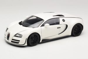 Bugatti Veyron Super Sport Bel Minichamps 1:18 100110844 Kovina