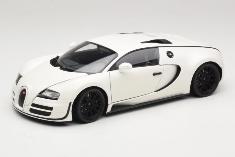 Bugatti Veyron Super Sport Bel Minichamps 1:18 100110844 Kovina