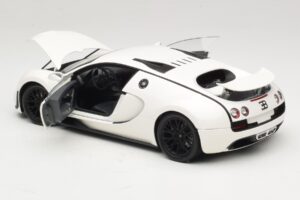 Bugatti Veyron Super Sport Bel Minichamps 1:18 100110844 Kovina – slika 5 od 8