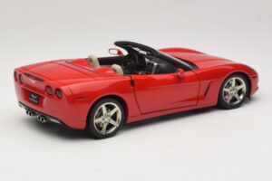 Chevrolet Corvette C6 Kabriolet Rdeč AUTOart 1:18 71221 Kovina – slika 3 od 8