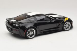 Chevrolet Corvette C7 Grand Sport Črna z Belimi Črtami AUTOart 1:18 71273 Kompozit – slika 3 od 8