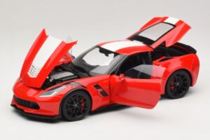Chevrolet Corvette C7 Grand Sport Rdeča z Belimi Črtami AUTOart 1:18 71274 Kompozit – slika 2 od 8