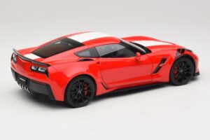 Chevrolet Corvette C7 Grand Sport Rdeča z Belimi Črtami AUTOart 1:18 71274 Kompozit – slika 3 od 8