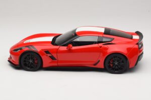 Chevrolet Corvette C7 Grand Sport Rdeča z Belimi Črtami AUTOart 1:18 71274 Kompozit – slika 4 od 8