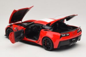 Chevrolet Corvette C7 Grand Sport Rdeča z Belimi Črtami AUTOart 1:18 71274 Kompozit – slika 5 od 8